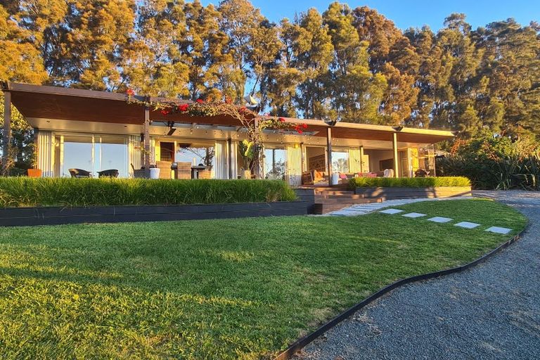 Photo of property in 243 Clevedon Kawakawa Road, Clevedon, Papakura, 2585