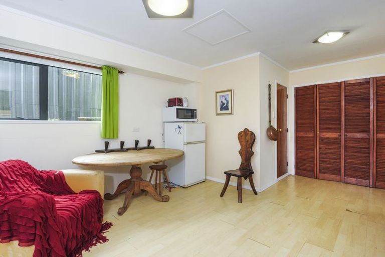 Photo of property in 138 Woodlands Park Road, Titirangi, Auckland, 0604