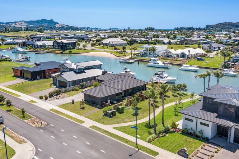 Photo of property in 29 Awatea Drive, Whitianga, 3510