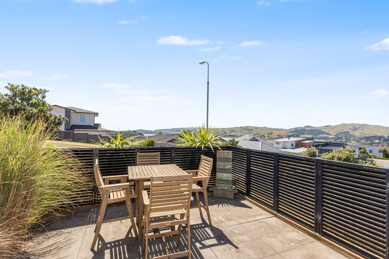 Photo of property in 154 Endeavour Drive, Whitby, Porirua, 5024