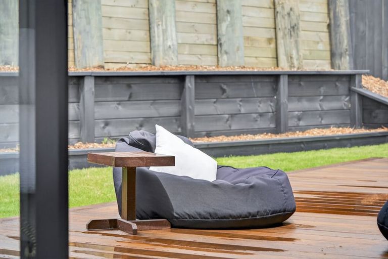 Photo of property in 4 Porokaiwhiri Avenue, Helensville, 0800