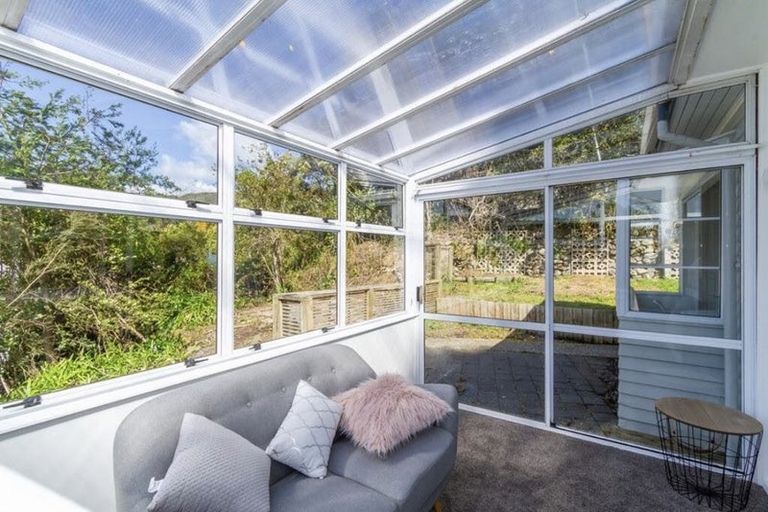 Photo of property in 33 Kopara Grove, Stokes Valley, Lower Hutt, 5019