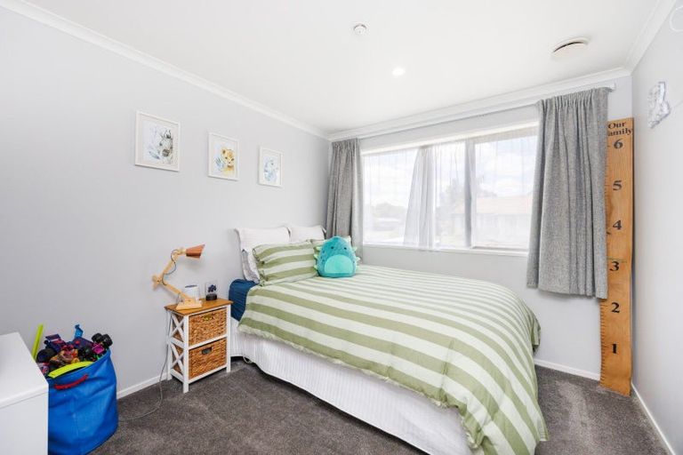 Photo of property in 2 Capri Place, Awapuni, Palmerston North, 4412