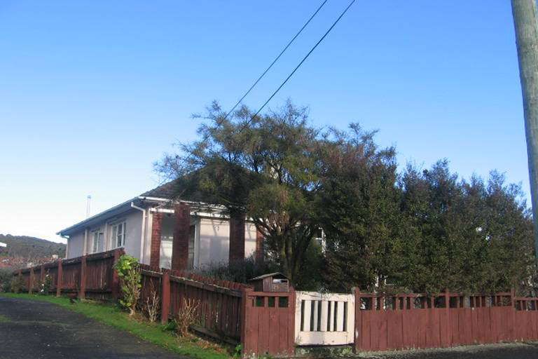 Photo of property in 179 Whites Line East, Waiwhetu, Lower Hutt, 5010