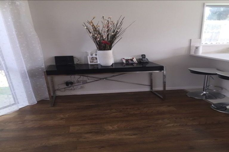 Photo of property in 397a Bucklands Beach Road, Bucklands Beach, Auckland, 2012