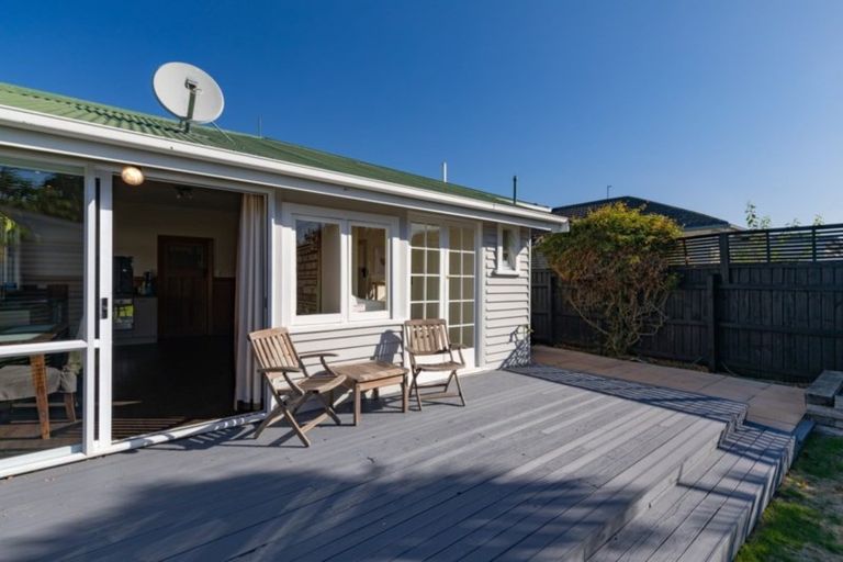 Photo of property in 142 Bowhill Road, New Brighton, Christchurch, 8083