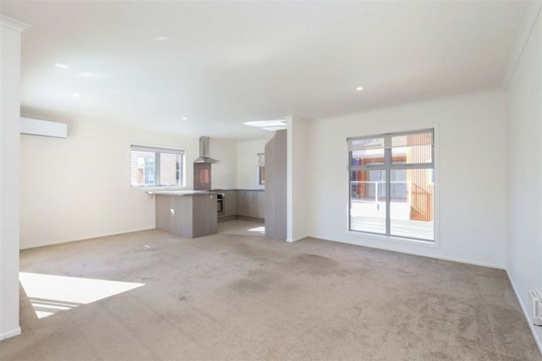 Photo of property in 2/9 Vialou Street, Hamilton Central, Hamilton, 3204