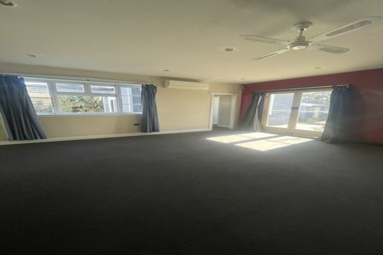 Photo of property in 10 Belfast Road, Belfast, Christchurch, 8051
