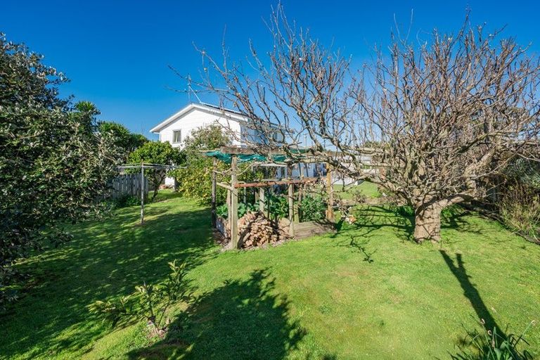 Photo of property in 4 Elder Grove, Paraparaumu, 5032