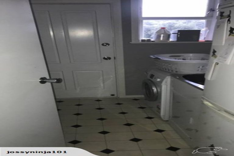 Photo of property in 28 Woodleigh Street, Frankleigh Park, New Plymouth, 4310