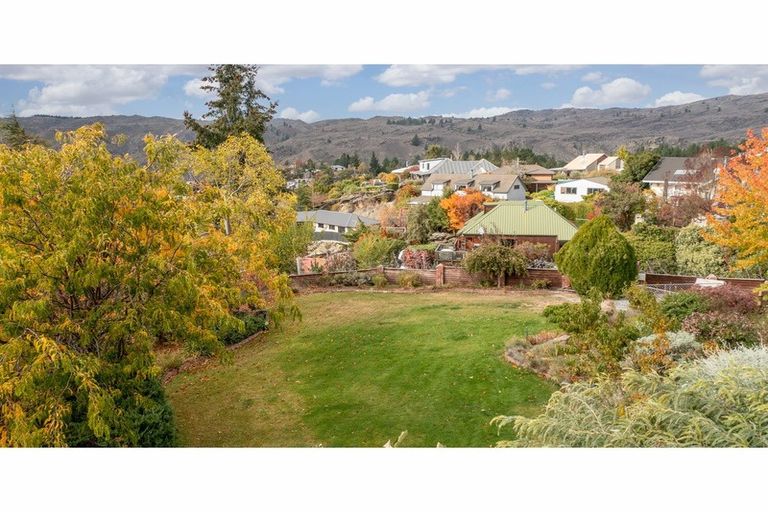 Photo of property in 2c Craig Place, Bridge Hill, Alexandra, 9320