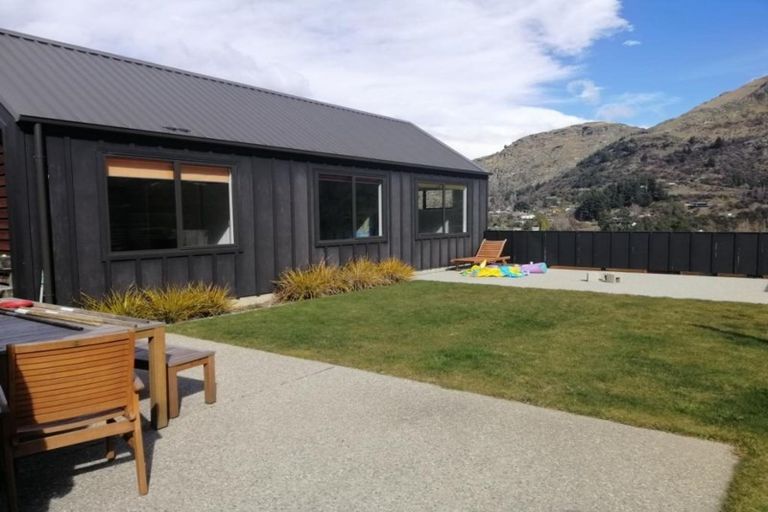 Photo of property in 3 Kincaid Place, Arthurs Point, Queenstown, 9371