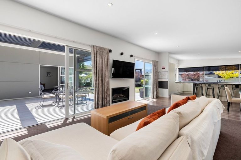 Photo of property in 33 Onslow Road, Lake Hayes, Queenstown, 9304