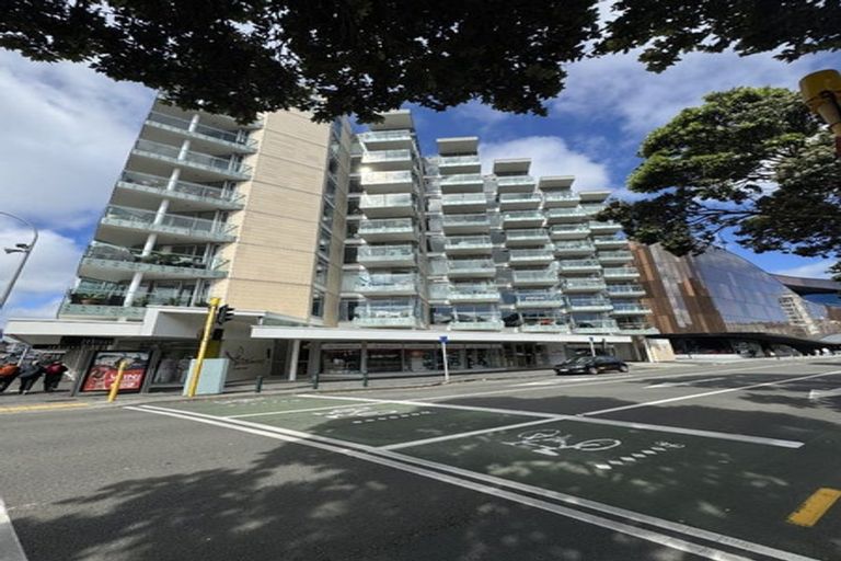 Photo of property in Piermont Apartments, 1a/82 Cable Street, Te Aro, Wellington, 6011