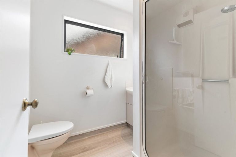 Photo of property in 18b Cameron Place, Fernhill, Queenstown, 9300