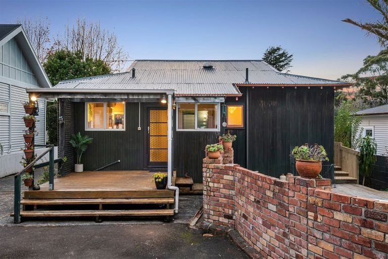 Photo of property in 69 Martin Avenue, Mount Albert, Auckland, 1025