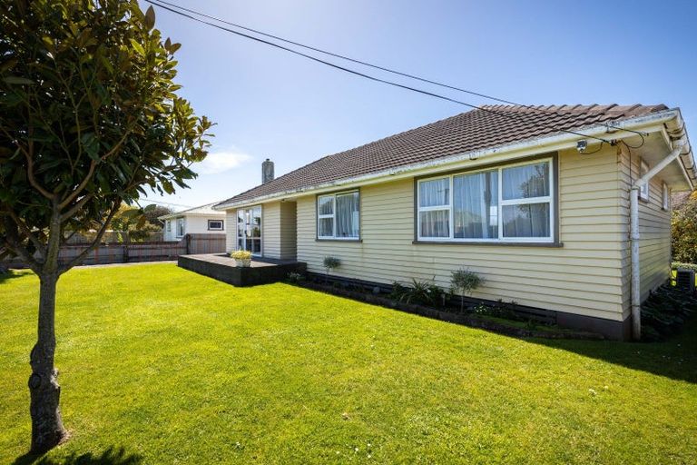 Photo of property in 131 Seaview Road, Westown, New Plymouth, 4310
