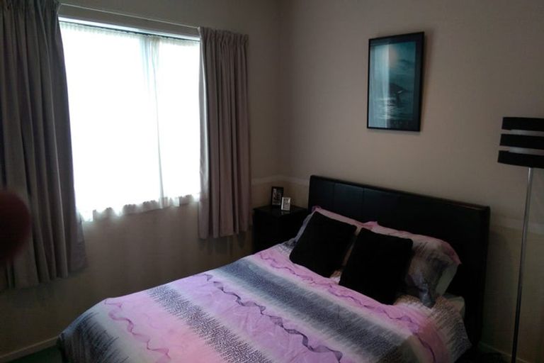 Photo of property in 66a Park Road, Glenfield, Auckland, 0629