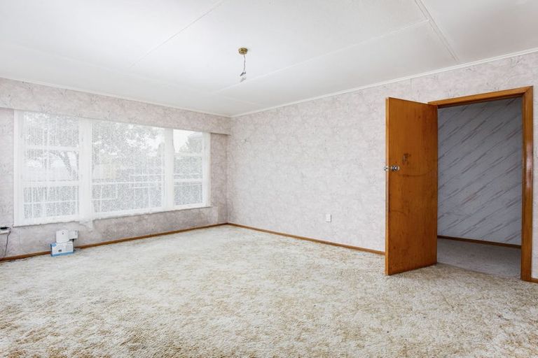 Photo of property in 15 Parenga Street, Wainuiomata, Lower Hutt, 5014