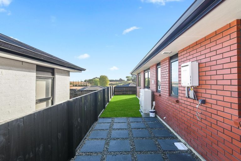 Photo of property in 16 Waireka Road, Rototuna North, Hamilton, 3210