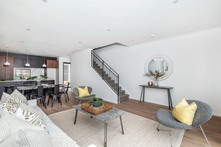 Photo of property in 1 Te One Place, Redwood, Christchurch, 8051