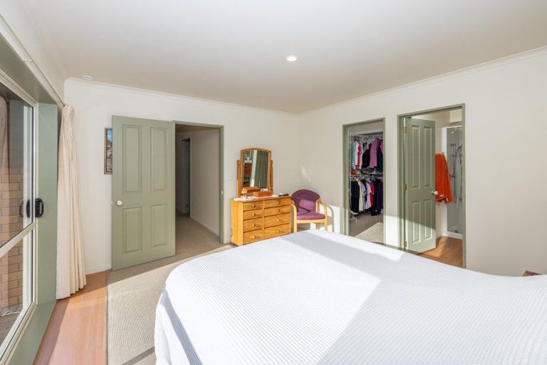 Photo of property in 15 Roderick Place, Rototuna, Hamilton, 3210