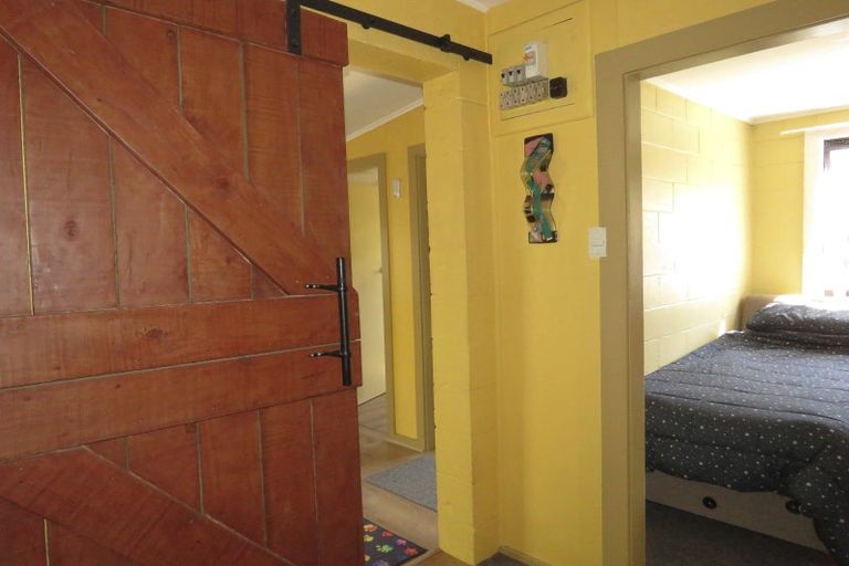 Photo of property in 20 Ramsay Street, Blacks Point, Reefton, 7830