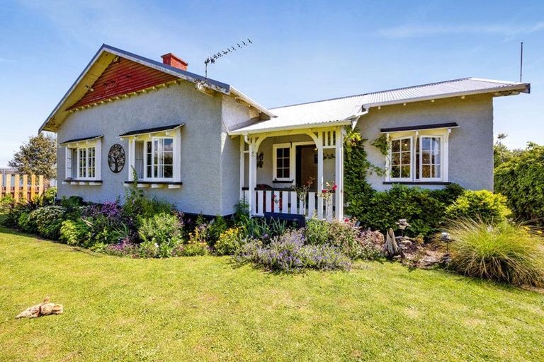 Photo of property in 21 Egmont Street, Patea, 4520