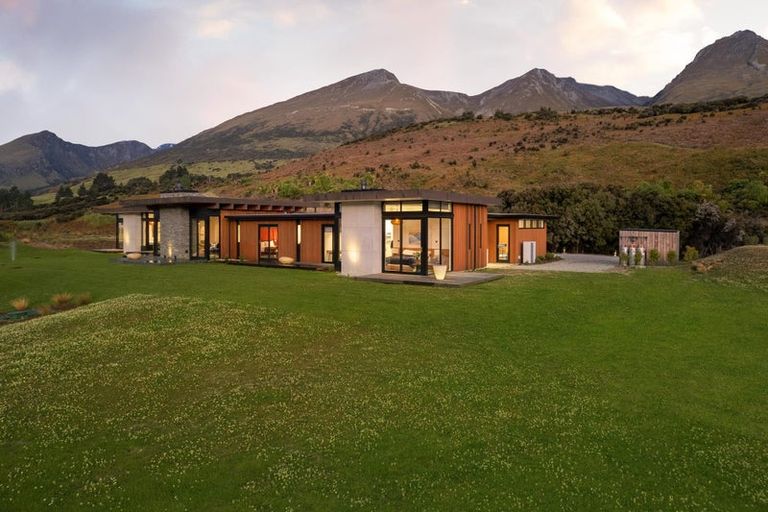 Photo of property in Wyuna, 5 River Valley View, Glenorchy, 9372