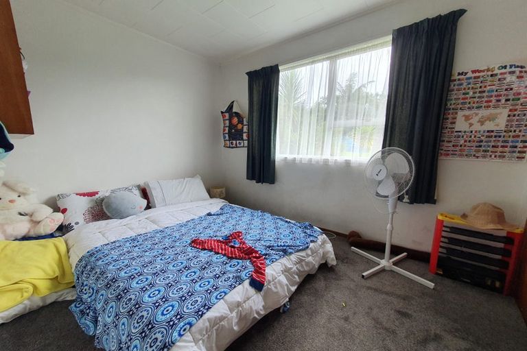 Photo of property in 28 Solar Road, Glen Eden, Auckland, 0602