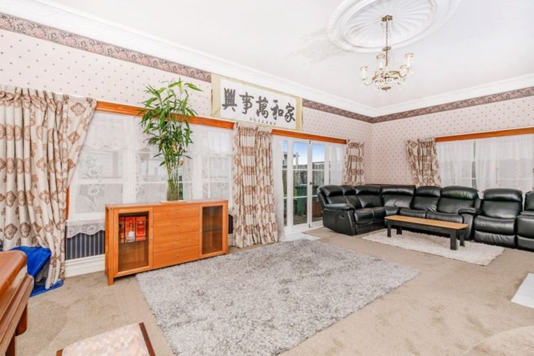 Photo of property in 64 Pilkington Road, Panmure, Auckland, 1072