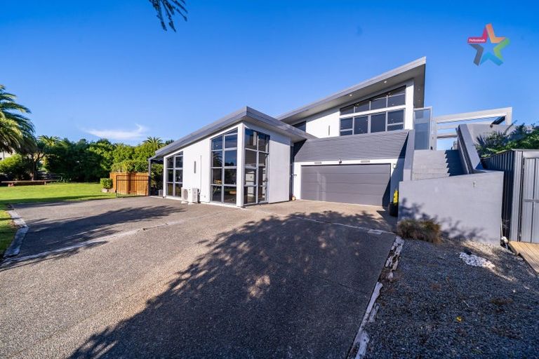 Photo of property in 22 Mount Marua Drive, Timberlea, Upper Hutt, 5018
