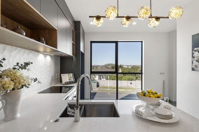 Photo of property in 2/14 Williamson Avenue, Belmont, Auckland, 0622