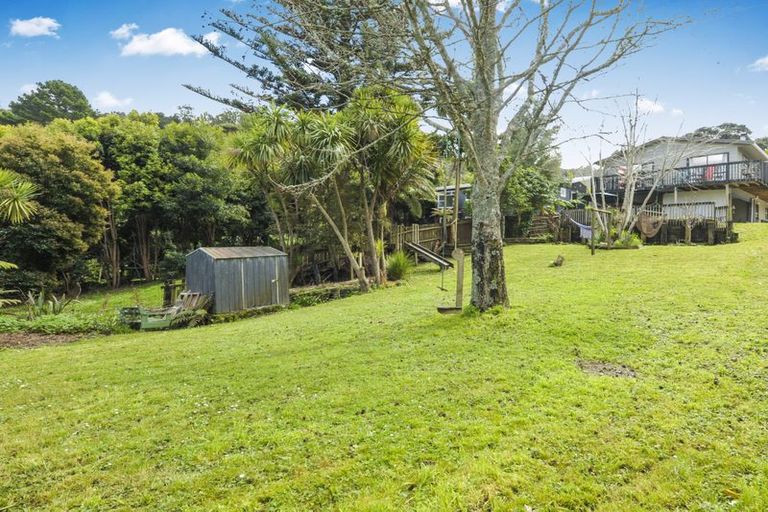 Photo of property in 138 Woodlands Park Road, Titirangi, Auckland, 0604