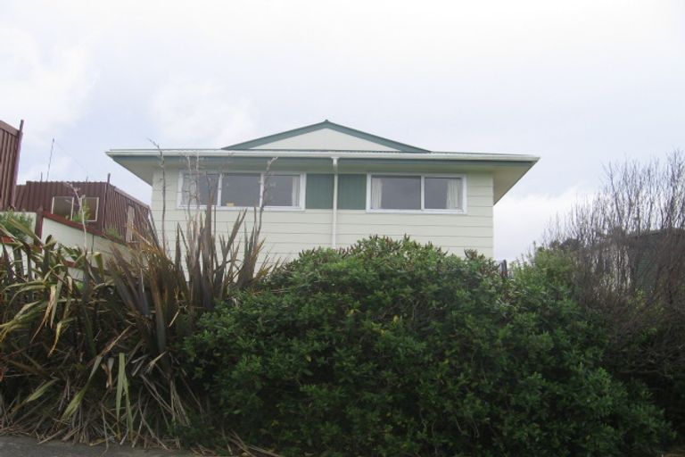 Photo of property in 2 Wisteria Grove, Maungaraki, Lower Hutt, 5010