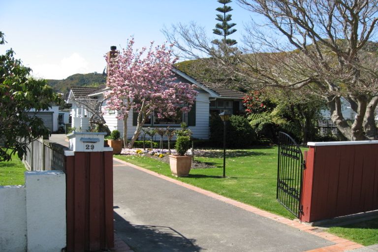 Photo of property in 29 Birdwood Road, Waterloo, Lower Hutt, 5011