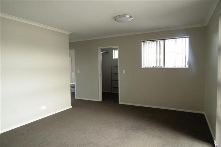 Photo of property in 14 Waiarohia Place, Hobsonville, Auckland, 0616