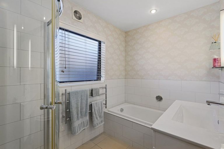 Photo of property in 109a Jeffreys Road, Strowan, Christchurch, 8052