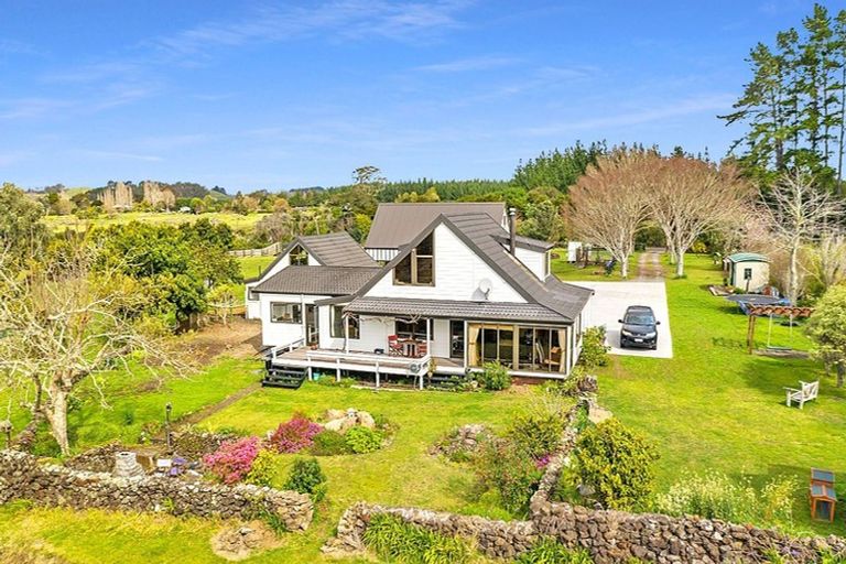 Photo of property in 70 Edmonds Road, Kerikeri, 0293