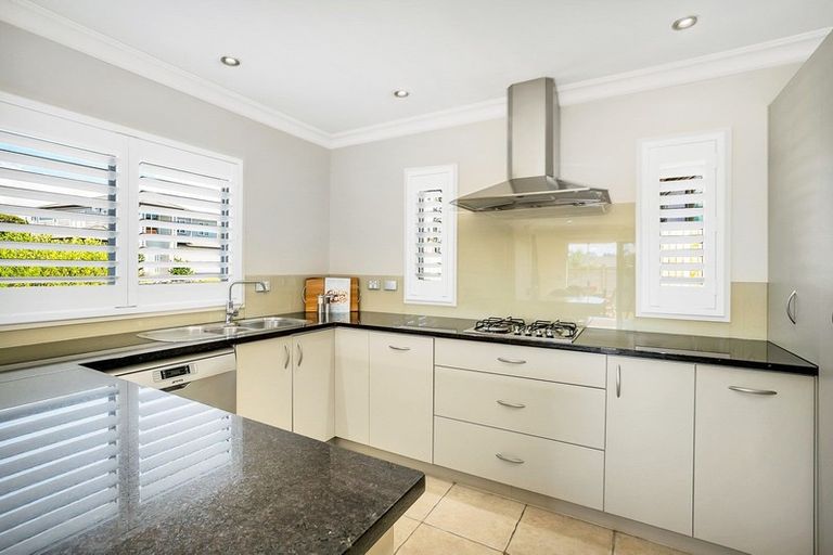 Photo of property in 14 Phoenicia Court, The Gardens, Auckland, 2105