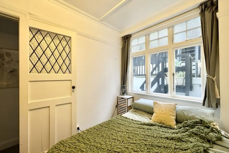 Photo of property in 1/246 Oriental Parade, Oriental Bay, Wellington, 6011