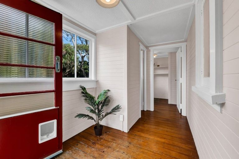 Photo of property in 22 Ngaio Street, Strandon, New Plymouth, 4312