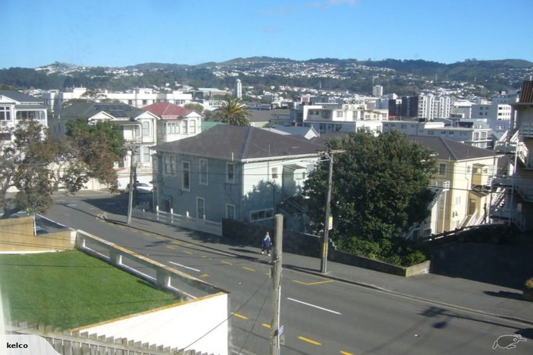 Photo of property in 4 Hawker Street, Mount Victoria, Wellington, 6011