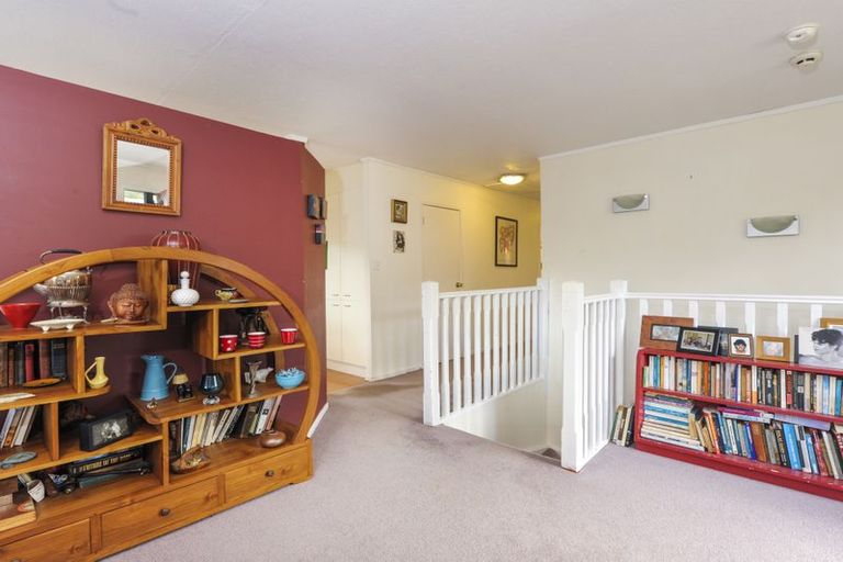 Photo of property in 138 Woodlands Park Road, Titirangi, Auckland, 0604