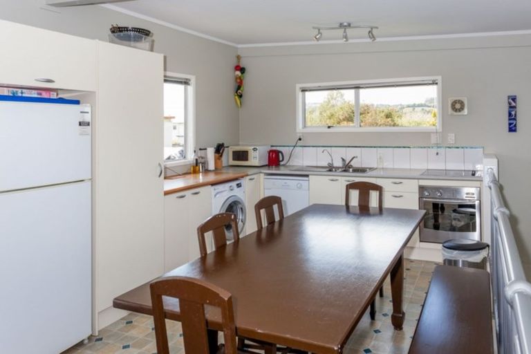 Photo of property in 15 Hicks Place, Cooks Beach, Whitianga, 3591