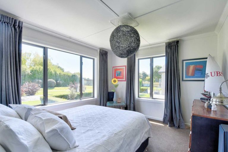 Photo of property in 101 Seaward Road, Edendale, 9825