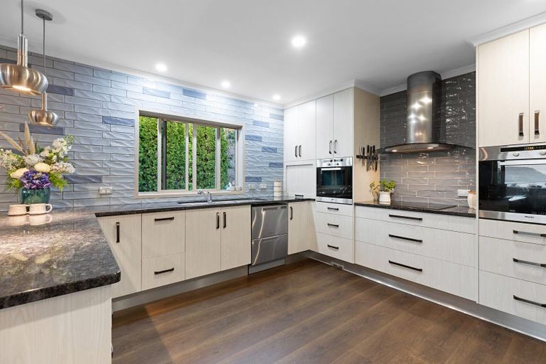 Photo of property in 39a Seaview Road, Otumoetai, Tauranga, 3110