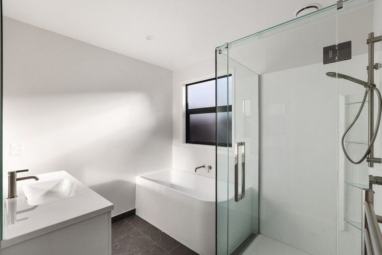Photo of property in 77 Empire Crescent, Papamoa, 3118