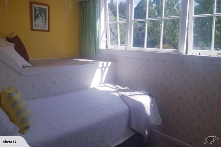 Photo of property in 43 Fendalton Crescent, Pinehaven, Upper Hutt, 5019