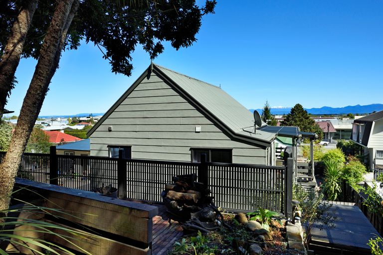 Photo of property in 2/169 Tahunanui Drive, Tahunanui, Nelson, 7011